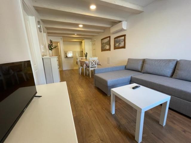 Apartment Concetta Cres Exterior photo